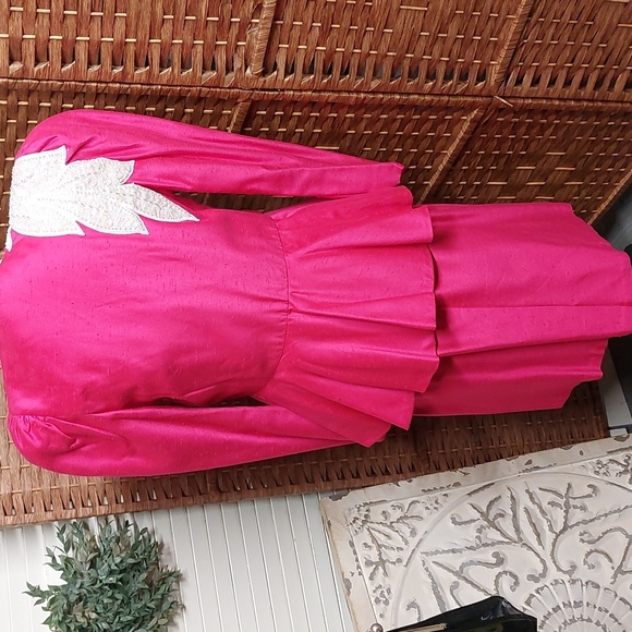 Vintage two piece suit dress Raspberry Pink, Peplum Jacket, Embroidered 1950's - Picture 8 of 16